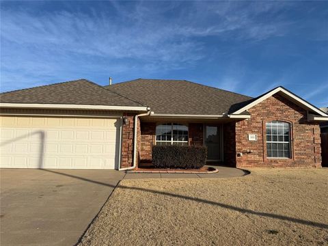 Photo of 605 E Greenwood Lane, Mustang, OK 73064 (MLS # 1211320)