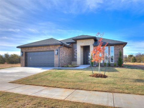 Photo of 9432 NW 75th Street, Yukon, OK 73099 (MLS # 1228882)