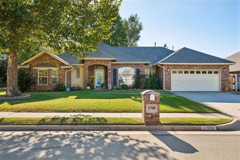 Photo of 1709 Redtail Hawk, Edmond, OK 73003 (MLS # 1253143)