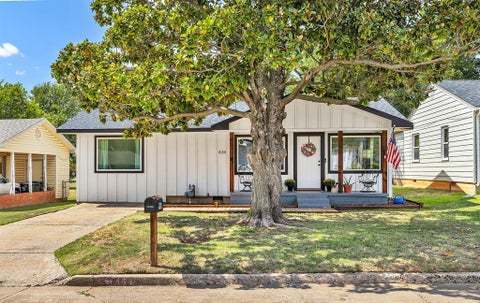 Photo of 434 S 7th Street, Yukon, OK 73099 (MLS # 1250282)