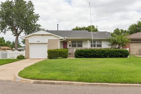 Photo of 929 Stiver Drive, Midwest City, OK 73110 (MLS # 1233921)