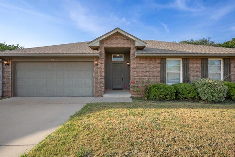Photo of 401 Tecumseh Meadows Court, Norman, OK 73069 (MLS # 1242120)