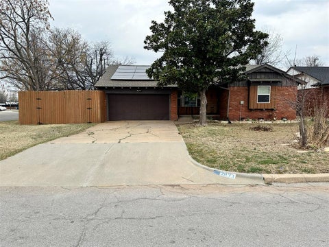 Photo of 2833 Kent Drive, Oklahoma City, OK 73120 (MLS # 1236039)
