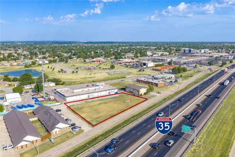 Photo of 301 N Interstate 35 Service Road, Moore, OK 73160 (MLS # 1245296)