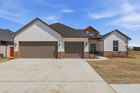 Photo of 9308 Taggert Lane, Yukon, OK 73099 (MLS # 1218437)