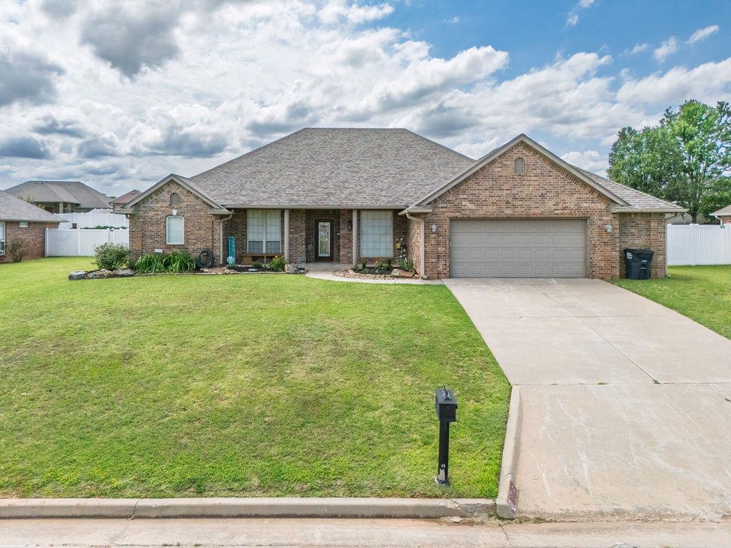 Photo 1 of 50 — 1712 Pecan Crossing Drive, Shawnee, OK 74804