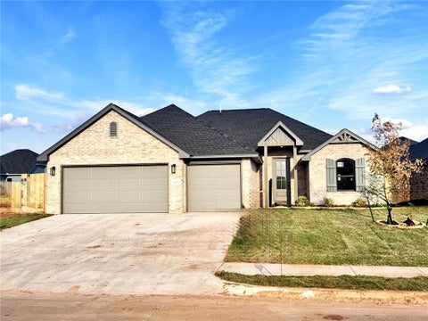 Photo of 16020 Navarra Way, Oklahoma City, OK 73170 (MLS # 1251553)