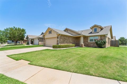 Photo of 18301 Agua Drive, Edmond, OK 73012 (MLS # 1237853)