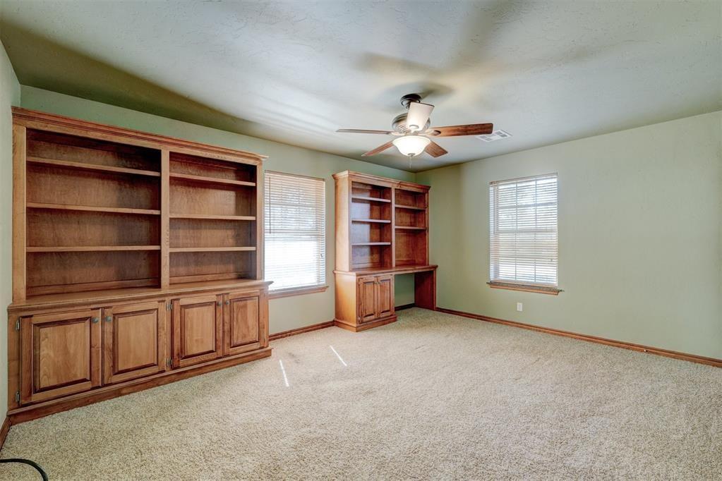 Shawnee, Oklahoma 74801, United States, 5 Bedrooms Bedrooms, ,3 BathroomsBathrooms,Residential,Active,219673