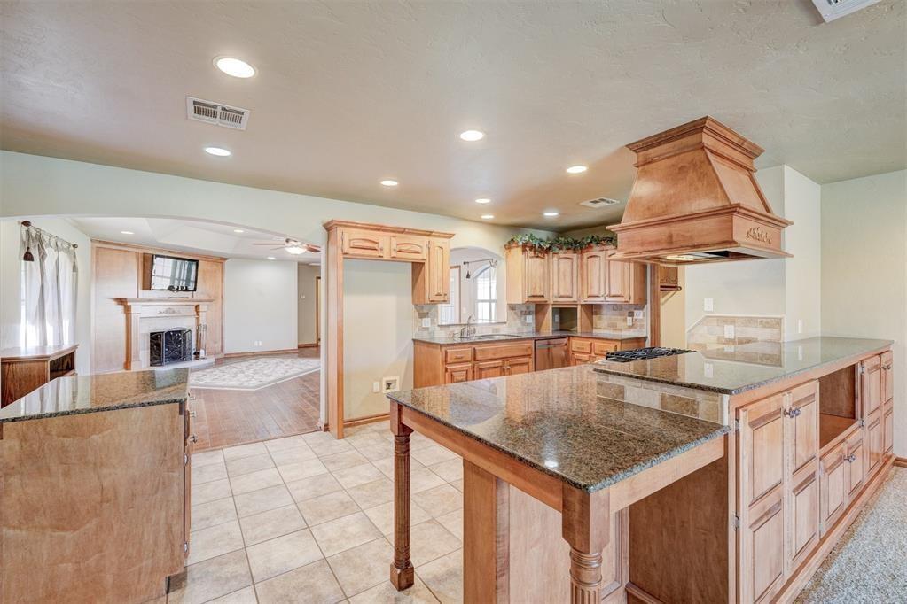 Shawnee, Oklahoma 74801, United States, 5 Bedrooms Bedrooms, ,3 BathroomsBathrooms,Residential,Active,219673