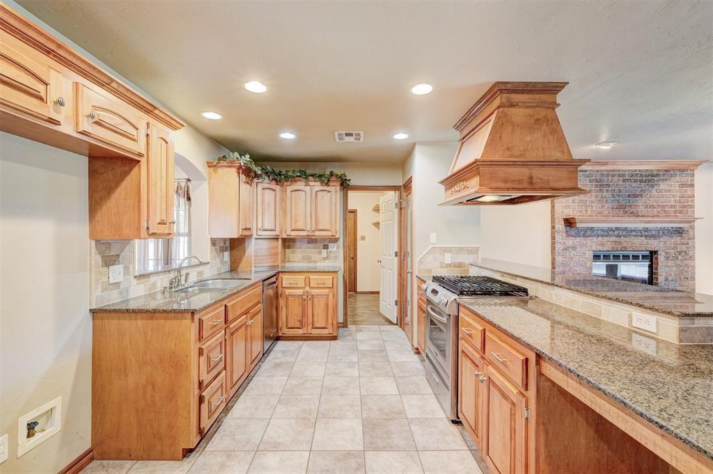 Shawnee, Oklahoma 74801, United States, 5 Bedrooms Bedrooms, ,3 BathroomsBathrooms,Residential,Active,219673