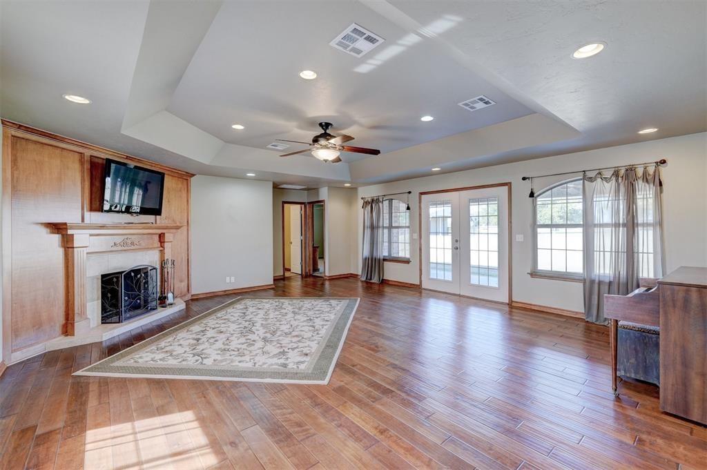 Shawnee, Oklahoma 74801, United States, 5 Bedrooms Bedrooms, ,3 BathroomsBathrooms,Residential,Active,219673