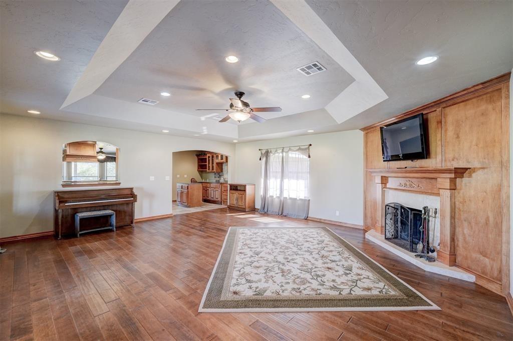 Shawnee, Oklahoma 74801, United States, 5 Bedrooms Bedrooms, ,3 BathroomsBathrooms,Residential,Active,219673