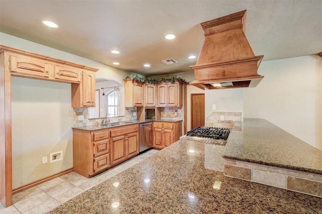 Shawnee, Oklahoma 74801, United States, 5 Bedrooms Bedrooms, ,3 BathroomsBathrooms,Residential,Active,219673