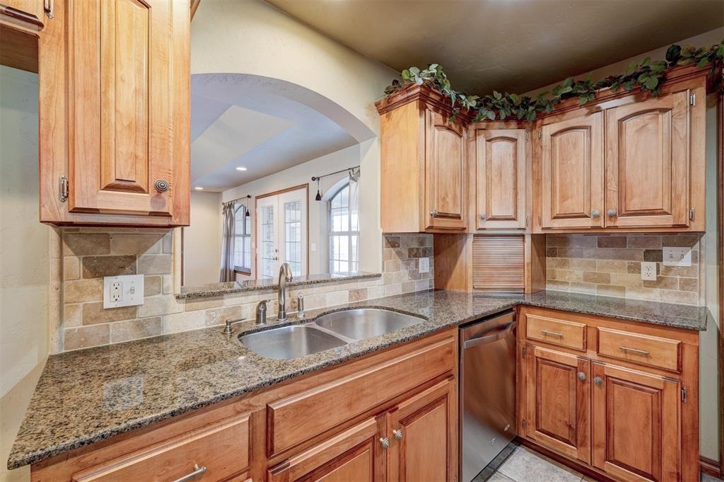 Shawnee, Oklahoma 74801, United States, 5 Bedrooms Bedrooms, ,3 BathroomsBathrooms,Residential,Active,219673