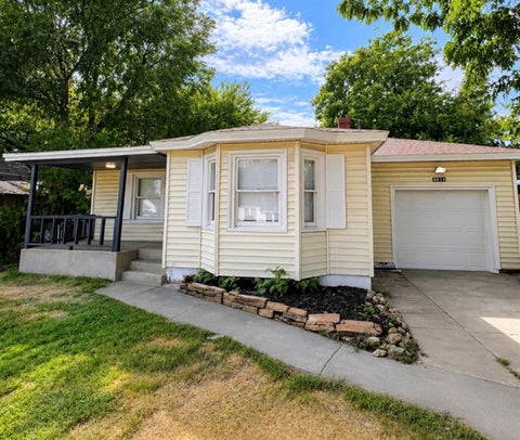 Photo of 4017 N Linn Avenue, Oklahoma City, OK 73112 (MLS # 1245874)