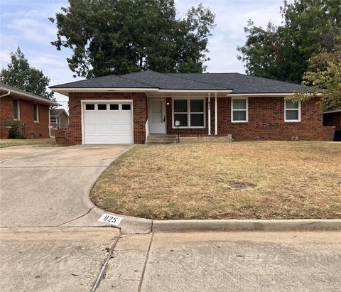 Photo of 825 E Bouse Drive, Midwest City, OK 73110 (MLS # 1251131)