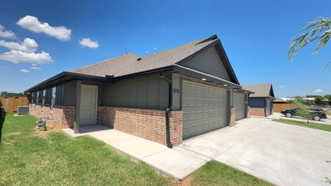 Photo of 1211 NW 113TH Street, Oklahoma City, OK 73114 (MLS # 1232627)