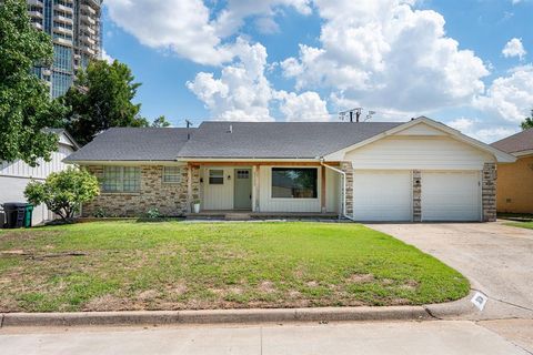 Photo of 3130 NW 60th Street, Oklahoma City, OK 73112 (MLS # 1238132)