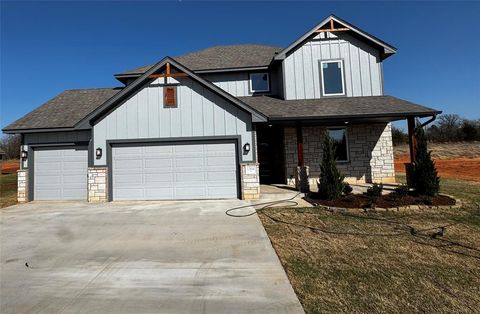 Photo of 1304 Lighthorsemen Way, Choctaw, OK 73020 (MLS # 1197994)