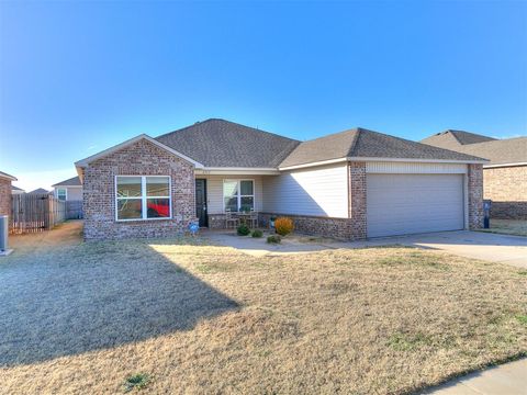 Photo of 2217 Stella Road, Yukon, OK 73099 (MLS # 1205093)