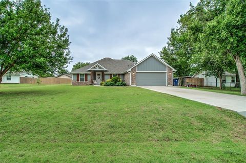 Photo of 1305 N Valley View Drive, Oklahoma City, OK 73127 (MLS # 1228926)