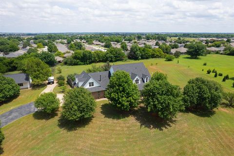 Photo of 1120 Torre Pines Court, Yukon, OK 73099 (MLS # 1231003)