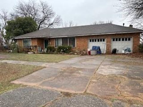 Photo of 528 W Brule Street, Purcell, OK 73080 (MLS # 1216555)