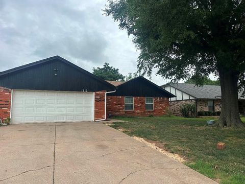 Photo of 1612 Whispering Creek Drive, Edmond, OK 73013 (MLS # 1234712)
