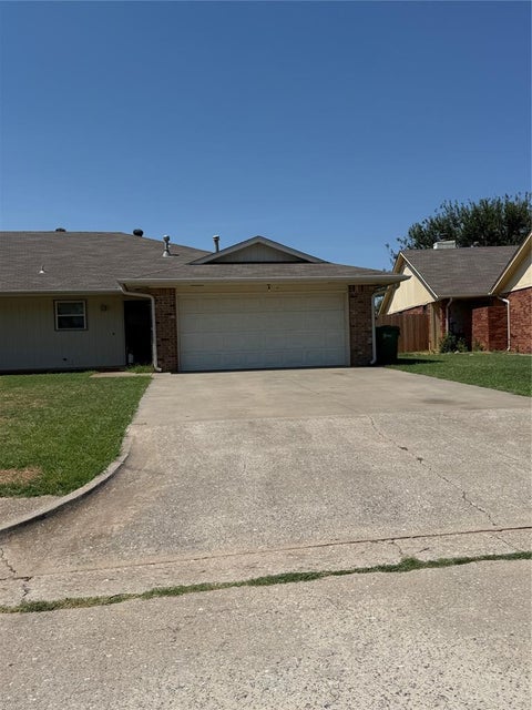 Photo of 1309 Summerton Place, Yukon, OK 73099 (MLS # 1244097)
