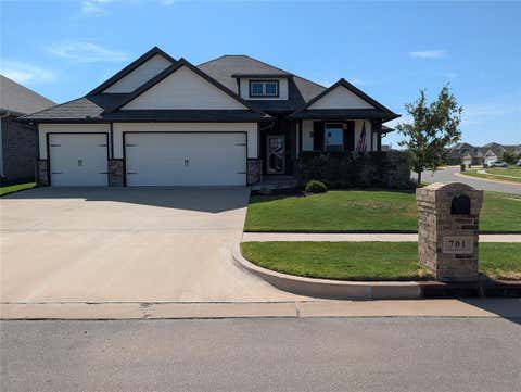 Photo of 701 Patrick Way, Yukon, OK 73099 (MLS # 1244750)