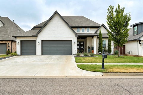 Photo of 6217 NW 153rd Street, Edmond, OK 73013 (MLS # 1248798)