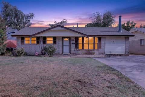 Photo of 932 NW 1st Street, Oklahoma City, OK 73160 (MLS # 1245625)