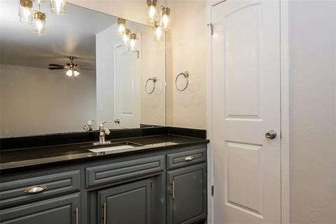 Photo of 3412 Prairie Avenue, Edmond, OK 73013 (MLS # 1207121)
