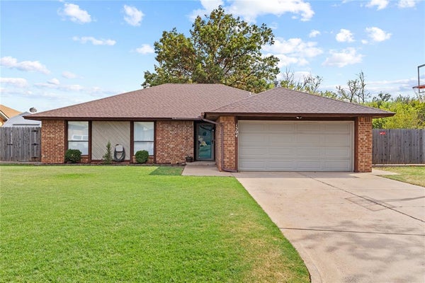 1504 TIMBER CREEK DR, WEATHERFORD, OK 73096 - Image 8dbdbf6b25982beea77964d357e01ddc/4158417470