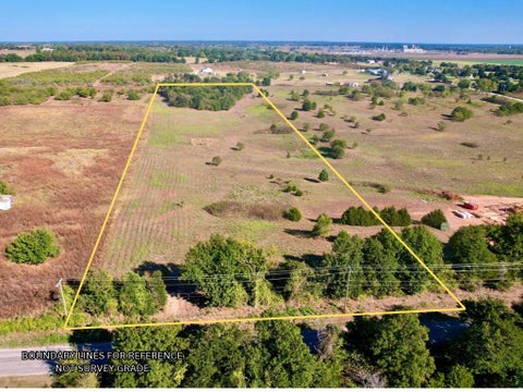 Photo of 4 N Peebly Road, Harrah, OK 73045 (MLS # 1252985)
