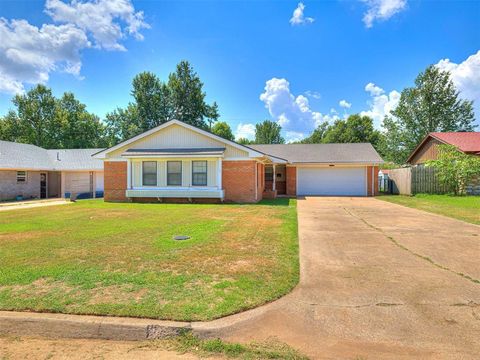 Photo of 1309 W Mississippi Avenue, Chickasha, OK 73018 (MLS # 1238654)