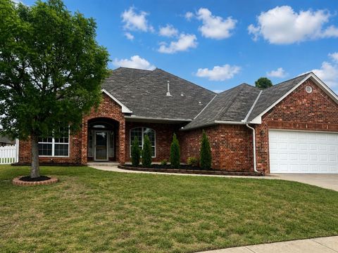 Photo of 16700 Brewster Lane, Edmond, OK 73012 (MLS # 1226527)