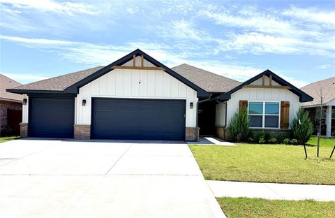 Photo of 11020 SW 34th Terrace, Yukon, OK 73099 (MLS # 1234697)