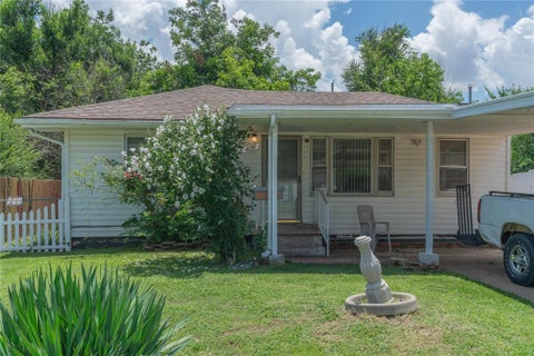 Photo of 408 Elm Street, Midwest City, OK 73110 (MLS # 1247259)