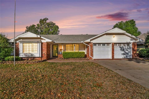 Photo of 5001 N Vermont Avenue, Oklahoma City, OK 73112 (MLS # 1252885)