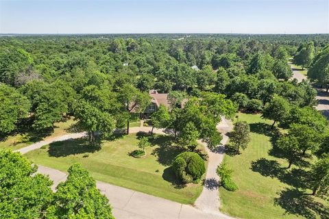 Photo of 3824 Smoking Oaks Drive, Oklahoma City, OK 73150 (MLS # 1227905)