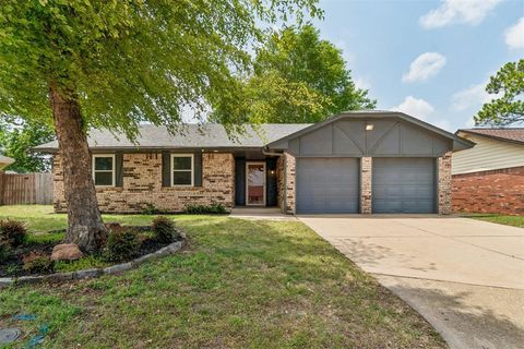 Photo of 8521 Placker Place, Oklahoma City, OK 73159 (MLS # 1230194)