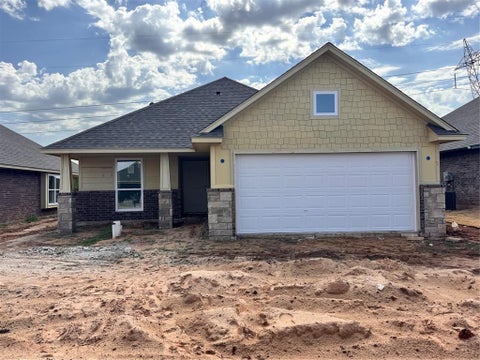 Photo of 14024 Tybee Island Drive, Yukon, OK 73099 (MLS # 1249630)