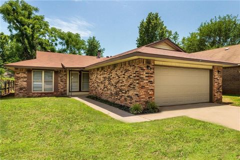Photo of 12308 SW 14th Street, Yukon, OK 73099 (MLS # 1229614)
