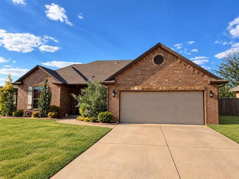 Photo of 371 Bailey Street, Blanchard, OK 73010 (MLS # 1252767)