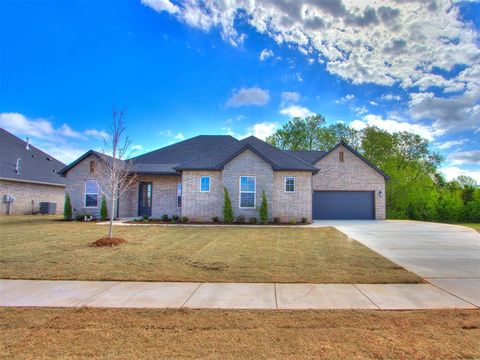 Photo of 516 S Freedom Drive, Mustang, OK 73064 (MLS # 1223688)
