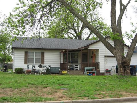 Photo of 2128 SW 41 Street, Oklahoma City, OK 73119 (MLS # 1226211)