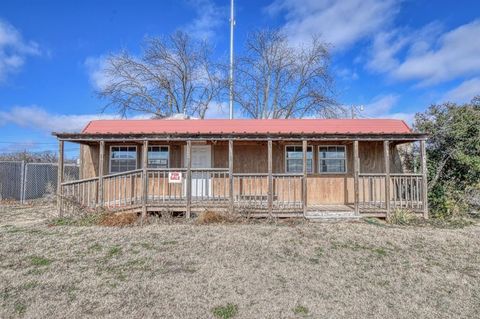Photo of 521 W Eel River Street, Purcell, OK 73080 (MLS # 1228523)