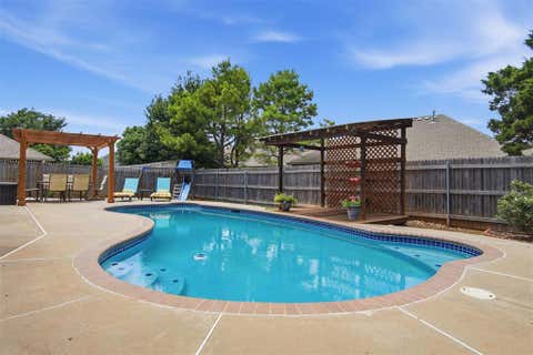 Photo of 2101 Cedar Pointe Circle, Edmond, OK 73003 (MLS # 1234461)